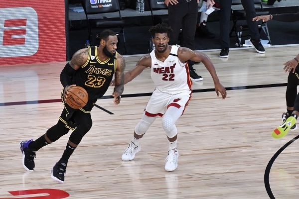 NBA比赛